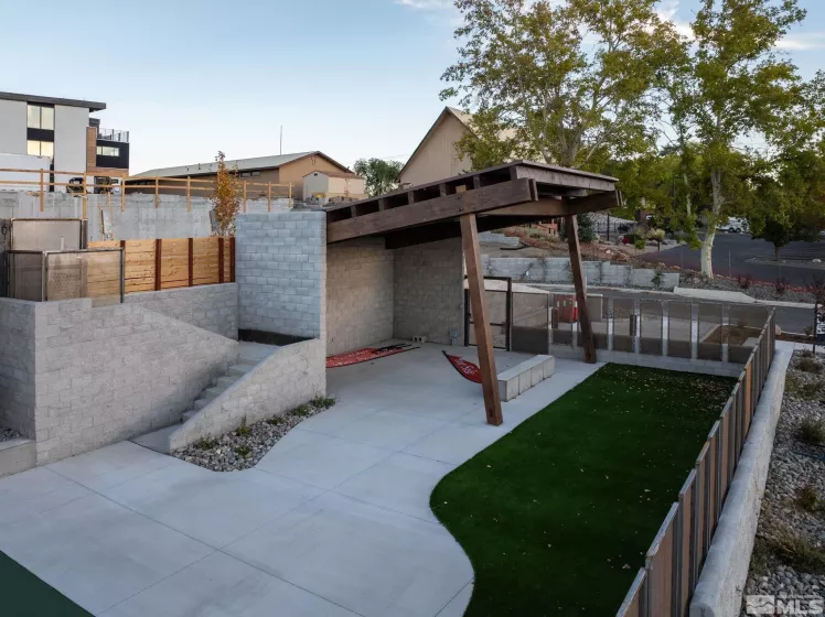 3828 Lakeside, Reno, Nevada 89509, 2 Bedrooms Bedrooms, ,3 BathroomsBathrooms,Residential,Residential,Lakeside,240014017