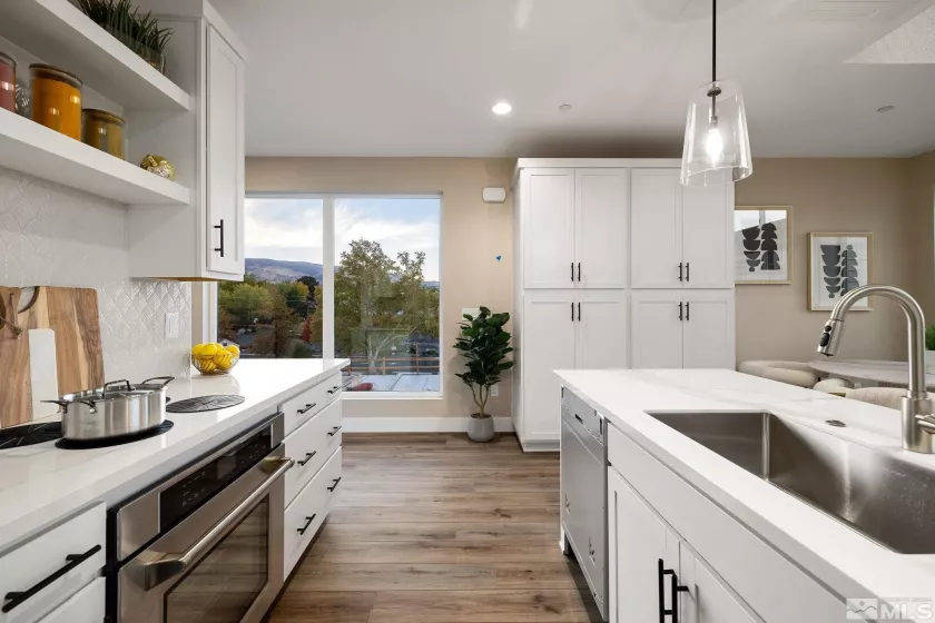 3828 Lakeside, Reno, Nevada 89509, 2 Bedrooms Bedrooms, ,3 BathroomsBathrooms,Residential,Residential,Lakeside,240014017