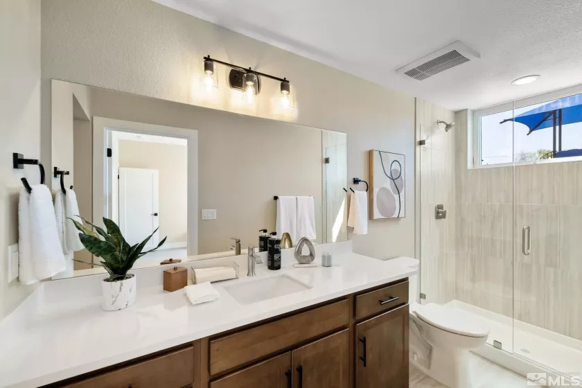 3830 Lakeside, Reno, Nevada 89509, 3 Bedrooms Bedrooms, ,4 BathroomsBathrooms,Residential,Residential,Lakeside,240014018
