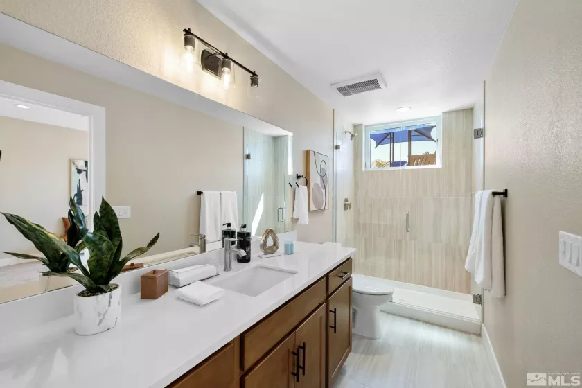 3830 Lakeside, Reno, Nevada 89509, 3 Bedrooms Bedrooms, ,4 BathroomsBathrooms,Residential,Residential,Lakeside,240014018
