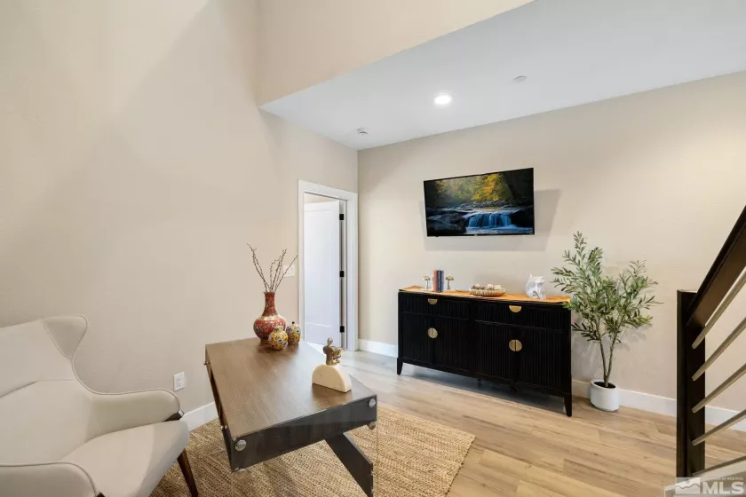 3830 Lakeside, Reno, Nevada 89509, 3 Bedrooms Bedrooms, ,4 BathroomsBathrooms,Residential,Residential,Lakeside,240014018