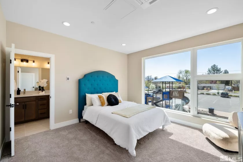 3830 Lakeside, Reno, Nevada 89509, 3 Bedrooms Bedrooms, ,4 BathroomsBathrooms,Residential,Residential,Lakeside,240014018