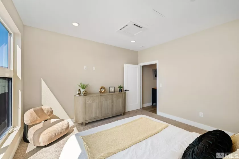 3830 Lakeside, Reno, Nevada 89509, 3 Bedrooms Bedrooms, ,4 BathroomsBathrooms,Residential,Residential,Lakeside,240014018