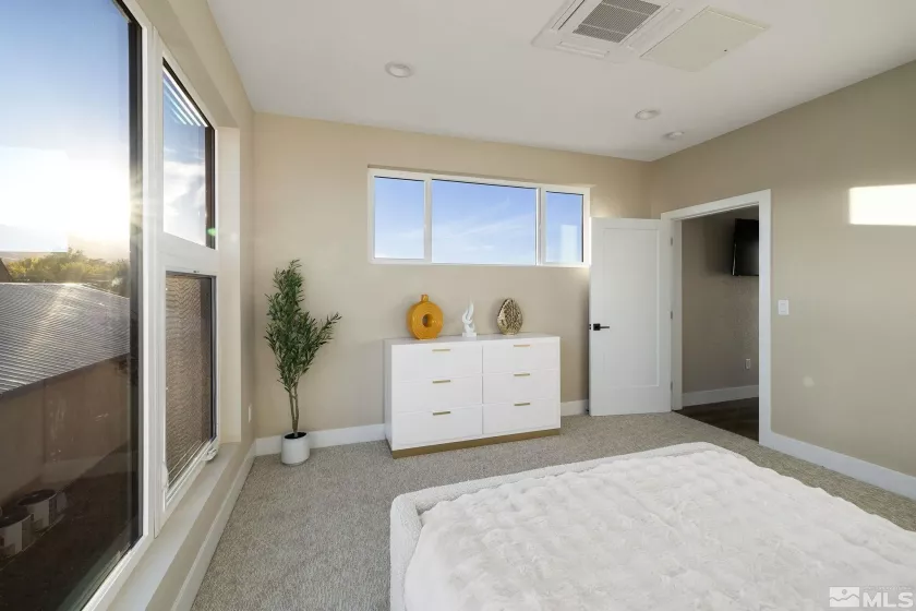 3826 Lakeside, Reno, Nevada 89509, 3 Bedrooms Bedrooms, ,4 BathroomsBathrooms,Residential,Residential,Lakeside,240014016
