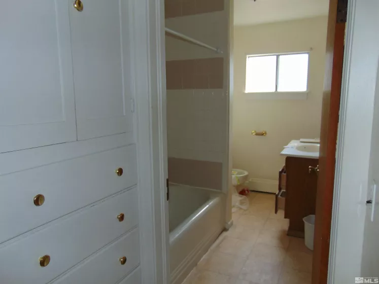 588 Humboldt, Fallon, Nevada 89406, 2 Bedrooms Bedrooms, ,1 BathroomBathrooms,Residential,Residential,Humboldt,250005524