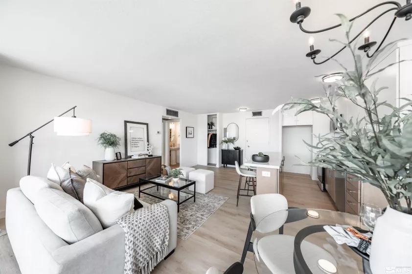 100 Arlington, Reno, Nevada 89501, 1 Bedroom Bedrooms, ,2 BathroomsBathrooms,Residential,Residential,Arlington,250005522