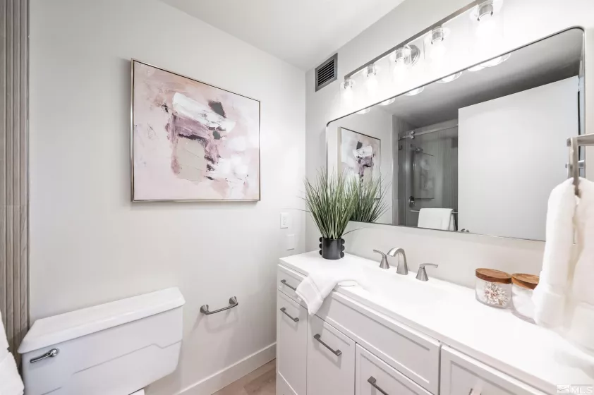 100 Arlington, Reno, Nevada 89501, 1 Bedroom Bedrooms, ,2 BathroomsBathrooms,Residential,Residential,Arlington,250005522
