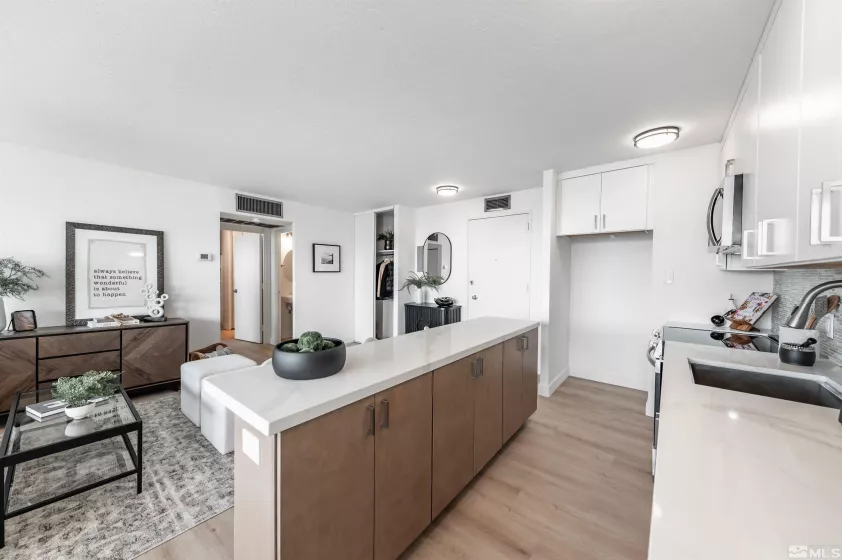 100 Arlington, Reno, Nevada 89501, 1 Bedroom Bedrooms, ,2 BathroomsBathrooms,Residential,Residential,Arlington,250005522
