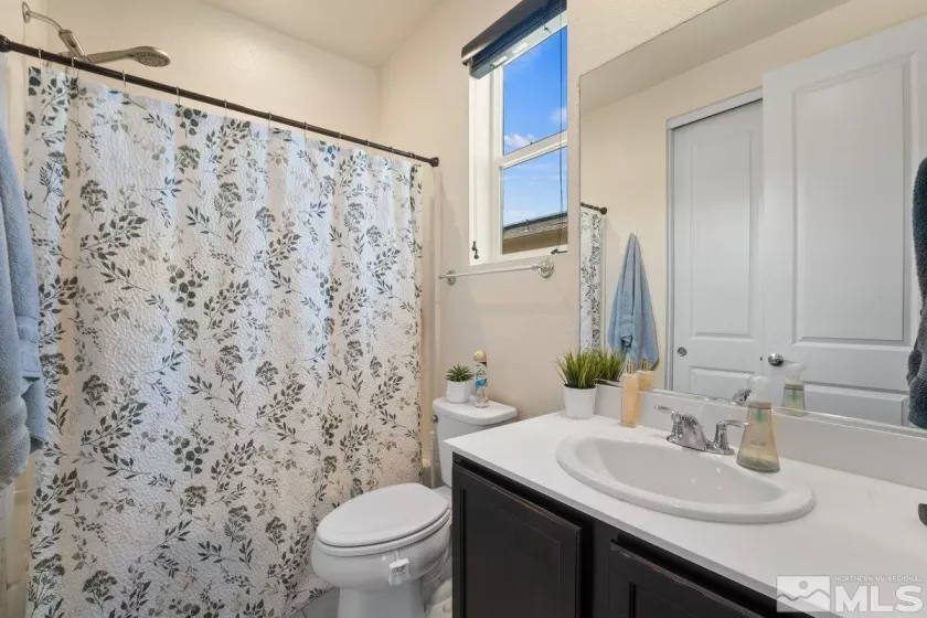 2449 Butte Creek, Sparks, Nevada 89436, 5 Bedrooms Bedrooms, ,4 BathroomsBathrooms,Residential,Residential,Butte Creek,250005842