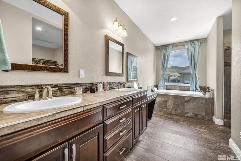 16885 Majestic View, Reno, Nevada 89521, 5 Bedrooms Bedrooms, ,3 BathroomsBathrooms,Residential,Residential,Majestic View,250005014