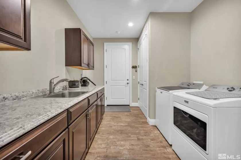 16885 Majestic View, Reno, Nevada 89521, 5 Bedrooms Bedrooms, ,3 BathroomsBathrooms,Residential,Residential,Majestic View,250005014