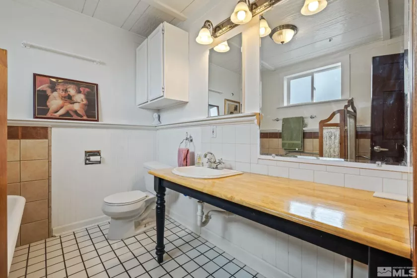 2640 Emily, Reno, Nevada 89503, 4 Bedrooms Bedrooms, ,4 BathroomsBathrooms,Residential,Residential,Emily,250004481