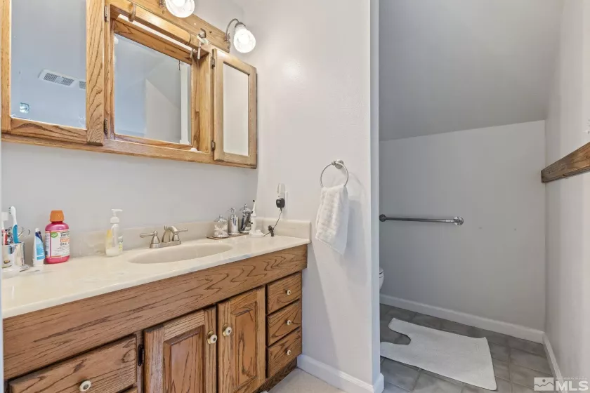 2640 Emily, Reno, Nevada 89503, 4 Bedrooms Bedrooms, ,4 BathroomsBathrooms,Residential,Residential,Emily,250004481
