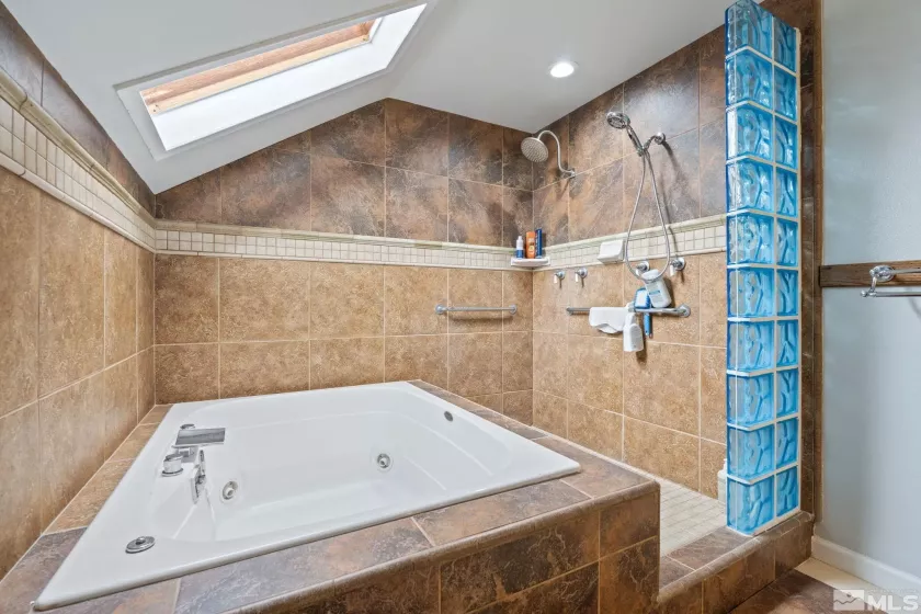 2640 Emily, Reno, Nevada 89503, 4 Bedrooms Bedrooms, ,4 BathroomsBathrooms,Residential,Residential,Emily,250004481