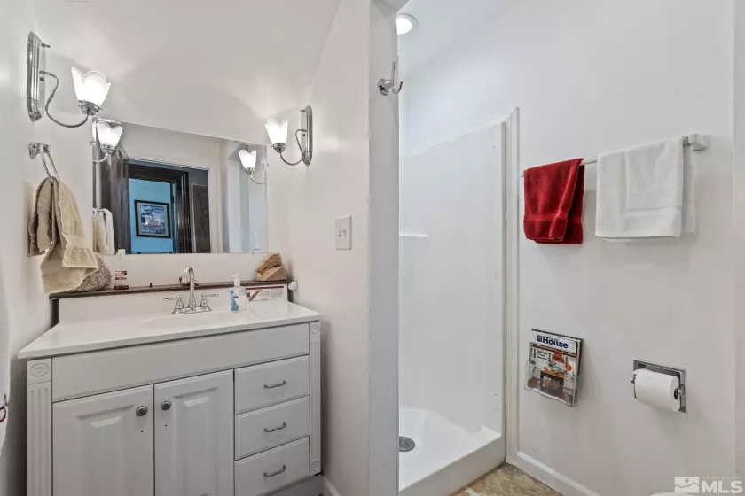 2640 Emily, Reno, Nevada 89503, 4 Bedrooms Bedrooms, ,4 BathroomsBathrooms,Residential,Residential,Emily,250004481