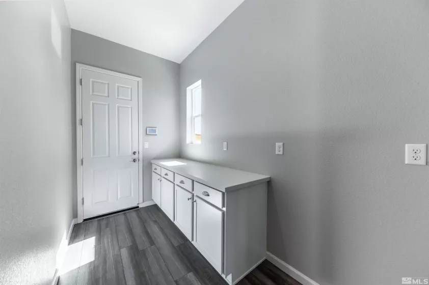 7439 Hoback, Sparks, Nevada 89436, 3 Bedrooms Bedrooms, ,3 BathroomsBathrooms,Residential,Residential,Hoback,250002373