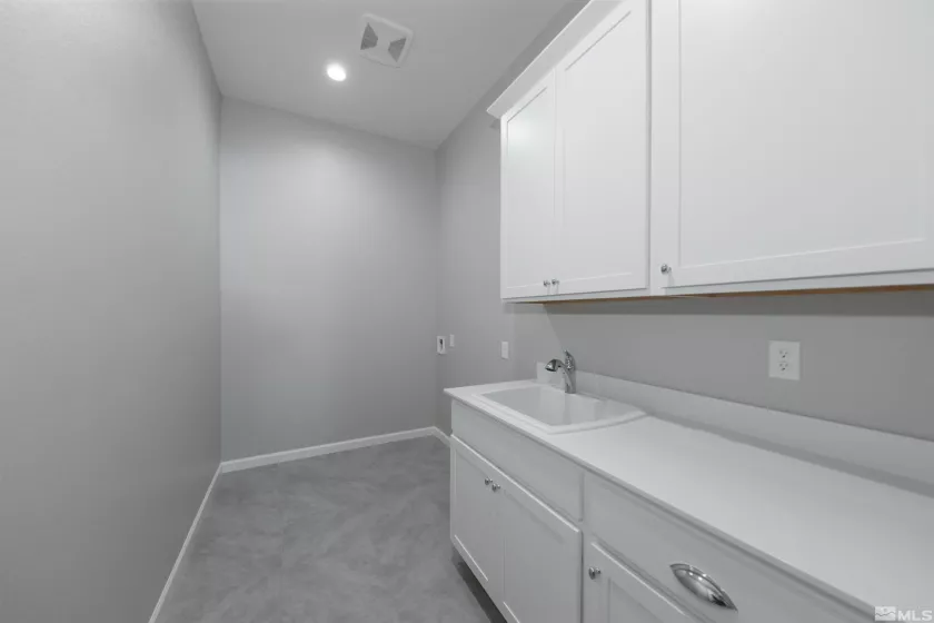 7439 Hoback, Sparks, Nevada 89436, 3 Bedrooms Bedrooms, ,3 BathroomsBathrooms,Residential,Residential,Hoback,250002373