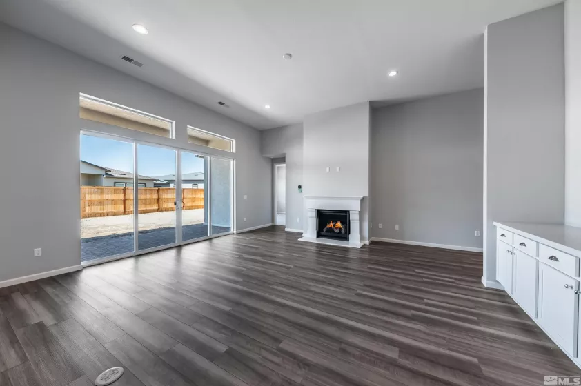 7439 Hoback, Sparks, Nevada 89436, 3 Bedrooms Bedrooms, ,3 BathroomsBathrooms,Residential,Residential,Hoback,250002373