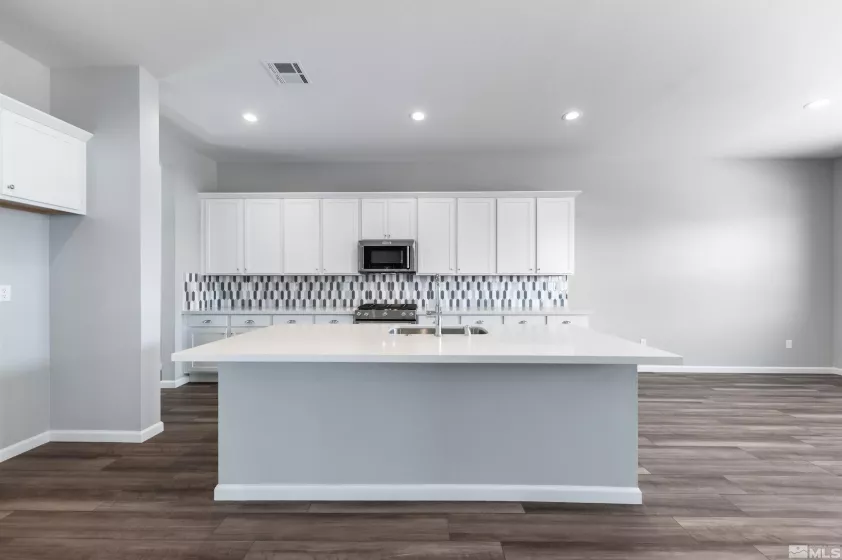 7439 Hoback, Sparks, Nevada 89436, 3 Bedrooms Bedrooms, ,3 BathroomsBathrooms,Residential,Residential,Hoback,250002373