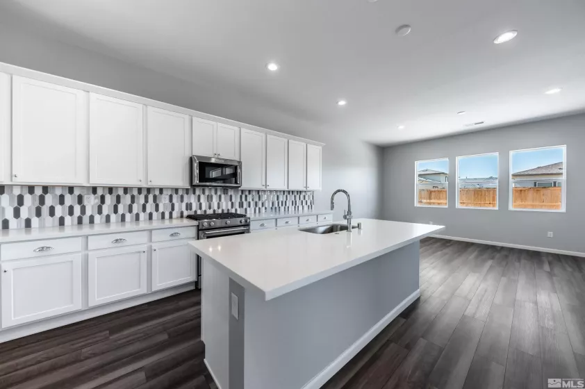 7439 Hoback, Sparks, Nevada 89436, 3 Bedrooms Bedrooms, ,3 BathroomsBathrooms,Residential,Residential,Hoback,250002373