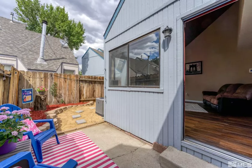 2562 Garfield, Sparks, Nevada 89431, 2 Bedrooms Bedrooms, ,2 BathroomsBathrooms,Residential,Residential,Garfield,250004427