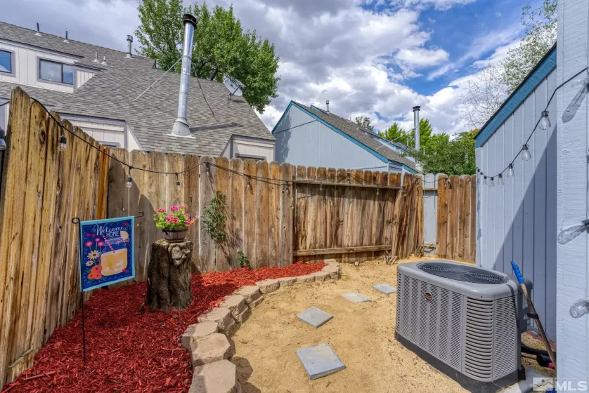 2562 Garfield, Sparks, Nevada 89431, 2 Bedrooms Bedrooms, ,2 BathroomsBathrooms,Residential,Residential,Garfield,250004427