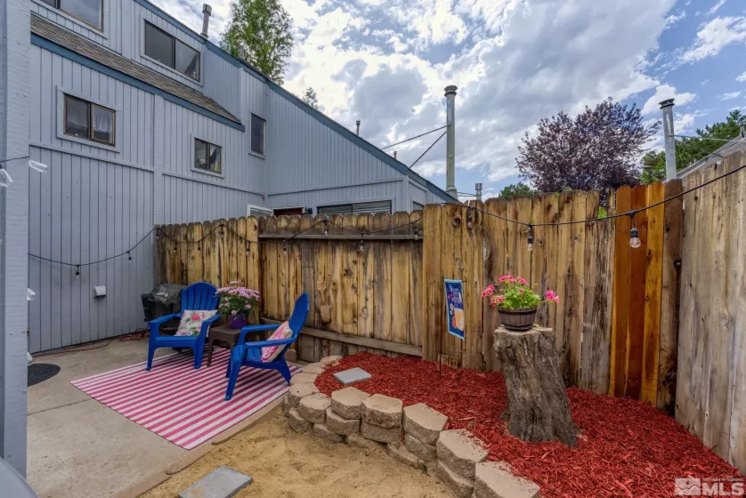 2562 Garfield, Sparks, Nevada 89431, 2 Bedrooms Bedrooms, ,2 BathroomsBathrooms,Residential,Residential,Garfield,250004427