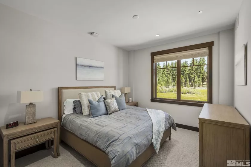 28 Beach Club, Stateline, Nevada 89449, 4 Bedrooms Bedrooms, ,4 BathroomsBathrooms,Residential,Residential,Beach Club,240015369
