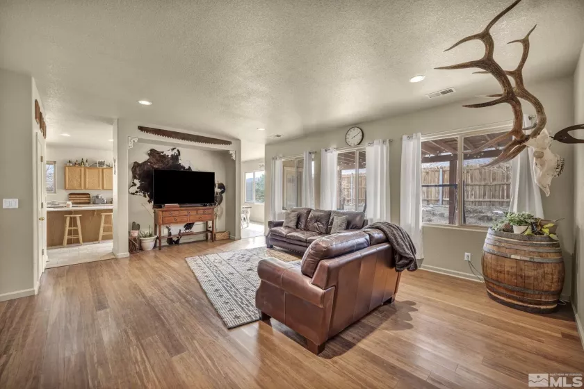 215 Red Wing, Dayton, Nevada 89403, 3 Bedrooms Bedrooms, ,2 BathroomsBathrooms,Residential,Residential,Red Wing,250005063