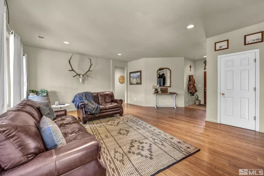 215 Red Wing, Dayton, Nevada 89403, 3 Bedrooms Bedrooms, ,2 BathroomsBathrooms,Residential,Residential,Red Wing,250005063