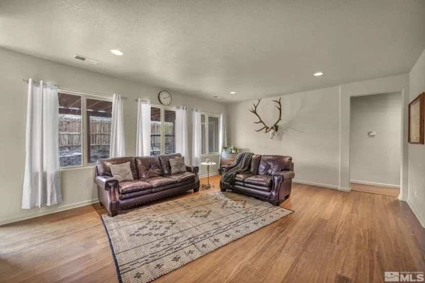 215 Red Wing, Dayton, Nevada 89403, 3 Bedrooms Bedrooms, ,2 BathroomsBathrooms,Residential,Residential,Red Wing,250005063