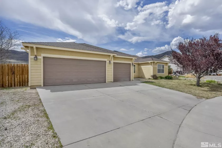 215 Red Wing, Dayton, Nevada 89403, 3 Bedrooms Bedrooms, ,2 BathroomsBathrooms,Residential,Residential,Red Wing,250005063