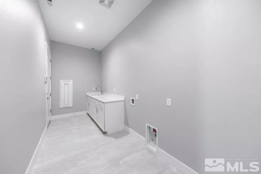2989 Murrelet, Sparks, Nevada 89441, 4 Bedrooms Bedrooms, ,4 BathroomsBathrooms,Residential,Residential,Murrelet,240015540