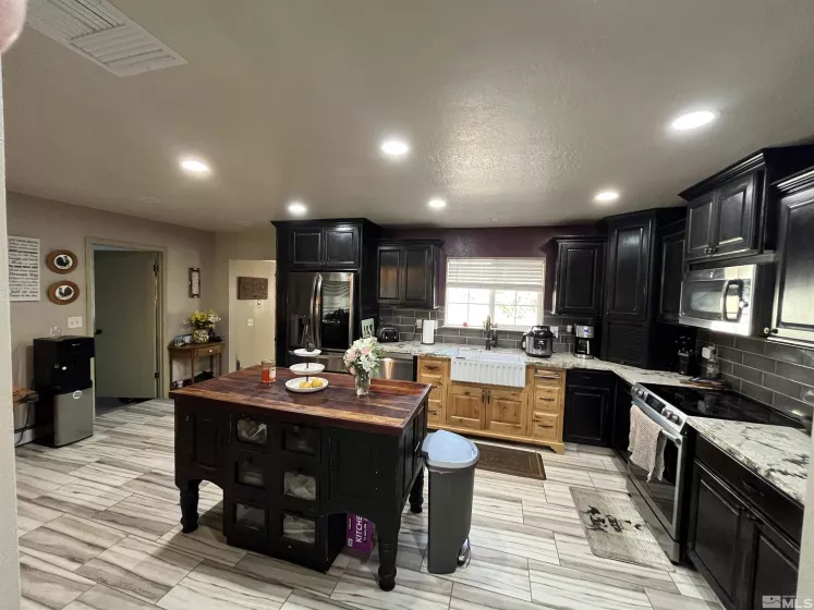 3205 Saint Clair, Fallon, Nevada 89406, 3 Bedrooms Bedrooms, ,2 BathroomsBathrooms,Residential,Residential,Saint Clair,240014553