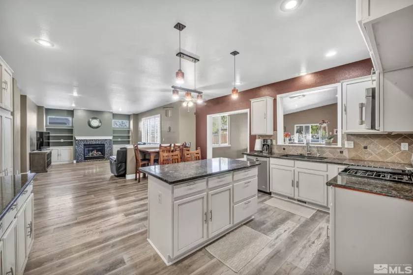 2975 Del Rio, Minden, Nevada 89423, 5 Bedrooms Bedrooms, ,4 BathroomsBathrooms,Residential,Residential,Del Rio,240013076