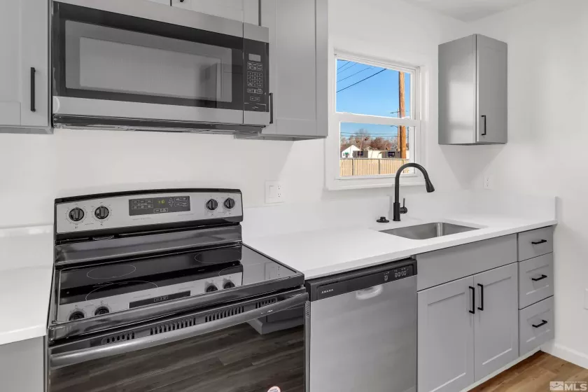 885 Belli, Reno, Nevada 89502, 2 Bedrooms Bedrooms, ,2 BathroomsBathrooms,Residential,Residential,Belli,240015118