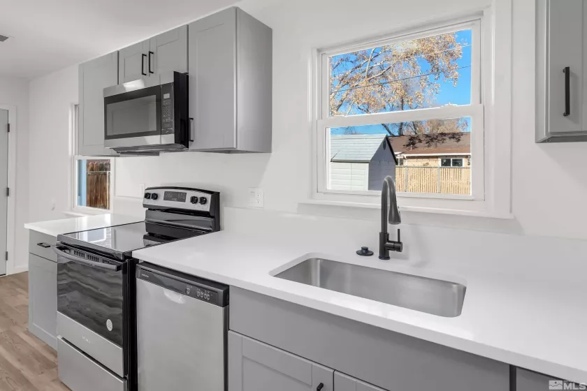 885 Belli, Reno, Nevada 89502, 2 Bedrooms Bedrooms, ,2 BathroomsBathrooms,Residential,Residential,Belli,240015118