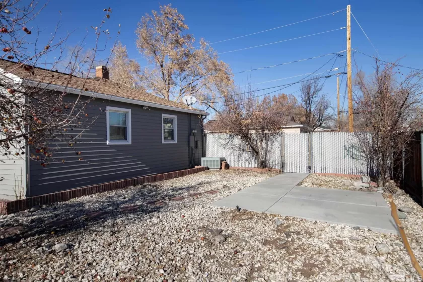 885 Belli, Reno, Nevada 89502, 2 Bedrooms Bedrooms, ,2 BathroomsBathrooms,Residential,Residential,Belli,240015118