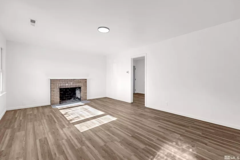 885 Belli, Reno, Nevada 89502, 2 Bedrooms Bedrooms, ,2 BathroomsBathrooms,Residential,Residential,Belli,240015118