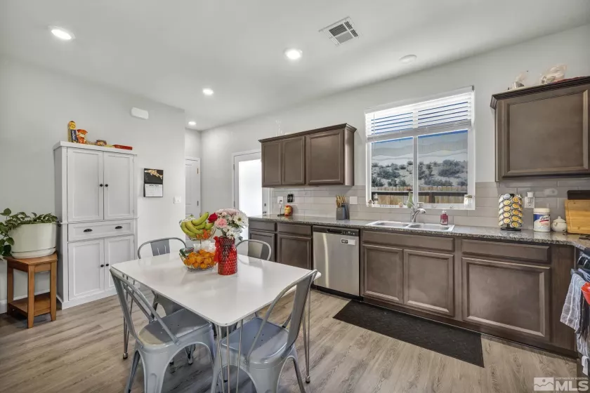 777 Crimson, Carson City, Nevada 89706, 3 Bedrooms Bedrooms, ,3 BathroomsBathrooms,Residential,Residential,Crimson,250004563