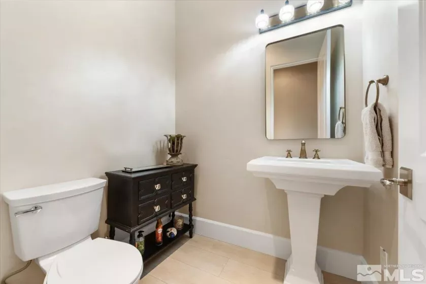 16925 Rue Du Parc, Reno, Nevada 89511, 3 Bedrooms Bedrooms, ,4 BathroomsBathrooms,Residential,Residential,Rue Du Parc,250005867