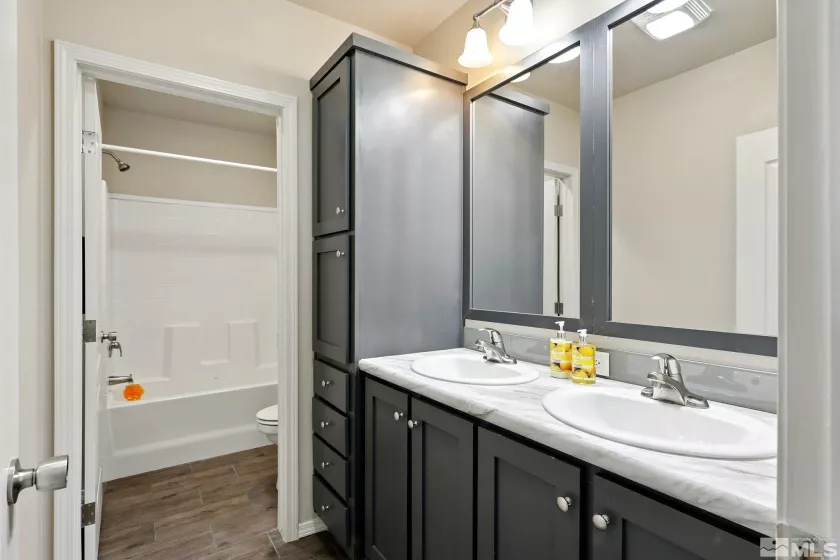 5202 Leon, Sun Valley, Nevada 89433, 4 Bedrooms Bedrooms, ,2 BathroomsBathrooms,Residential,Residential,Leon,250005871
