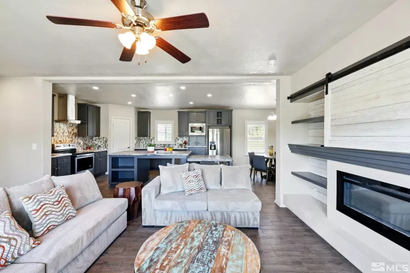 5202 Leon, Sun Valley, Nevada 89433, 4 Bedrooms Bedrooms, ,2 BathroomsBathrooms,Residential,Residential,Leon,250005871