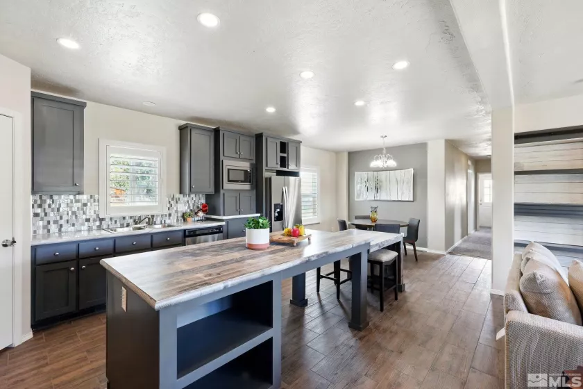 5202 Leon, Sun Valley, Nevada 89433, 4 Bedrooms Bedrooms, ,2 BathroomsBathrooms,Residential,Residential,Leon,250005871