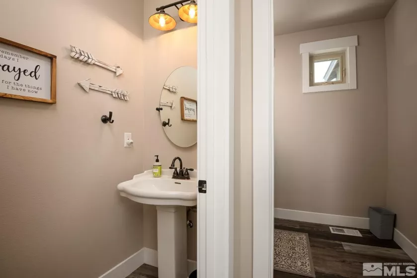 182 Artist View, Wellington, Nevada 89444, 3 Bedrooms Bedrooms, ,3 BathroomsBathrooms,Residential,Residential,Artist View,240009869