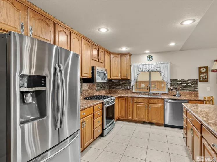 137 Desert Lakes, Fernley, Nevada 89408, 3 Bedrooms Bedrooms, ,2 BathroomsBathrooms,Residential,Residential,Desert Lakes,250005873