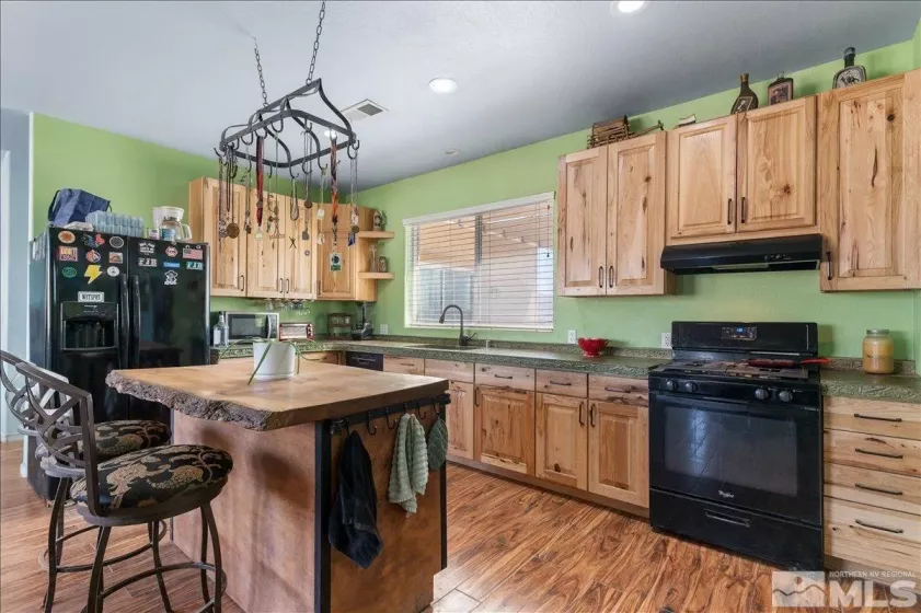8525 Iroquois, Stagecoach, Nevada 89429, 3 Bedrooms Bedrooms, ,2 BathroomsBathrooms,Residential,Residential,Iroquois,250004796