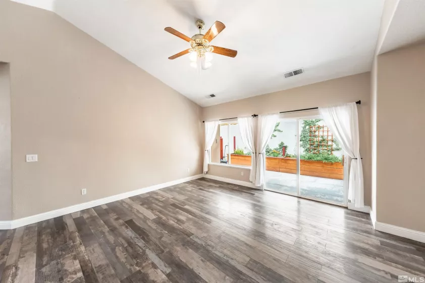 5726 Golden Eagle, Reno, Nevada 89523, 2 Bedrooms Bedrooms, ,2 BathroomsBathrooms,Residential,Residential,Golden Eagle,240008000