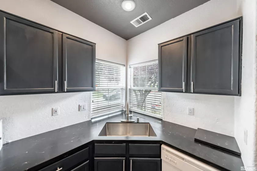 5726 Golden Eagle, Reno, Nevada 89523, 2 Bedrooms Bedrooms, ,2 BathroomsBathrooms,Residential,Residential,Golden Eagle,240008000