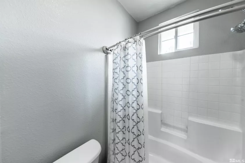 5726 Golden Eagle, Reno, Nevada 89523, 2 Bedrooms Bedrooms, ,2 BathroomsBathrooms,Residential,Residential,Golden Eagle,240008000